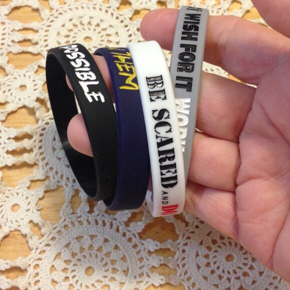 Inspirational silicone bracelet set - Picture 1 of 7